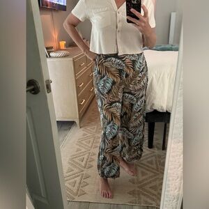 Jane and Delancey Tropical Wide Leg Pants Medium